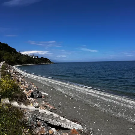 Anna's House * Kókkinon Nerón