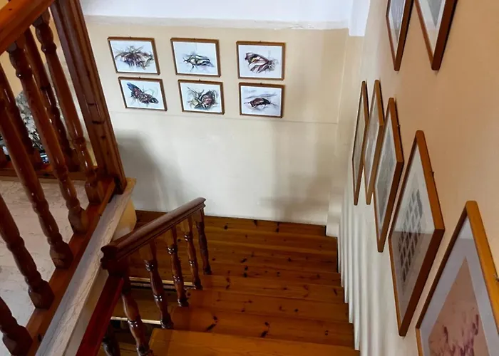 Anna's House * Kókkinon Nerón